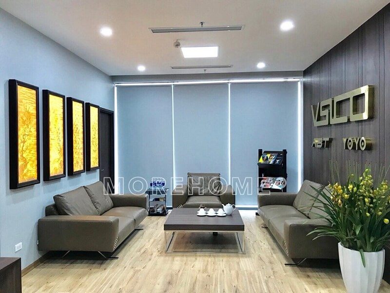 Mẫu sofa da cao cấp màu ghi tạo điểm nhấn nổi bật cho căn phòng gia đình bạn